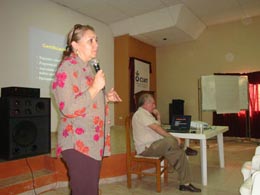Foto: Lic. Rita Medina, explicando importancia de  la promoción de la Salud en las escuelas.